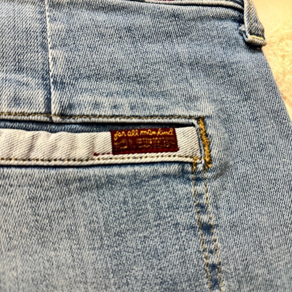 7 For All Mankind Women’s Cropped Alexa Roxy Lights Patch Front Pockets Size 31 - Picture 7 of 8